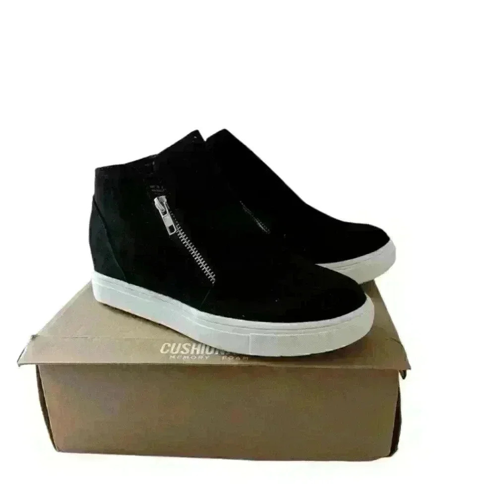 CUSHIONAIRE Women's Hart Hidden Wedge Sneaker Size 7M